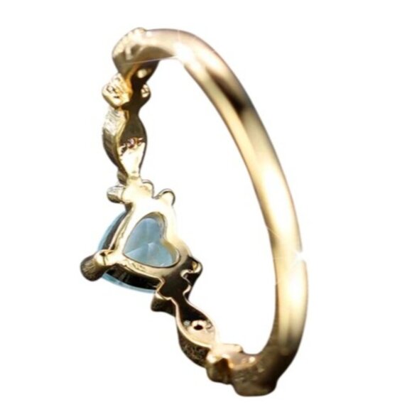 Heart Shape Natural Aquamarine Engagement Ring set in Rose Gold - Picture 4 of 7